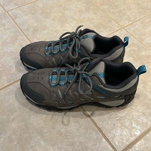 Women’s Merrill Tennis Shoes Sz 10.5